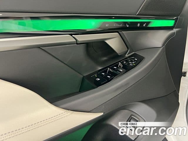 BMW 5 Series 2025 — ფოტო 14/20