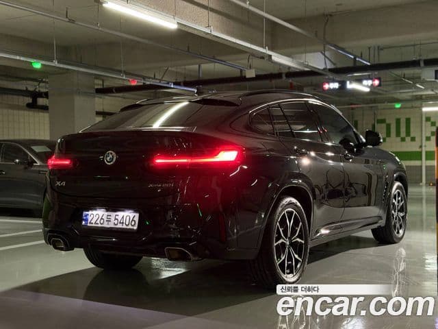 BMW X4 2023 — Фото 4/9