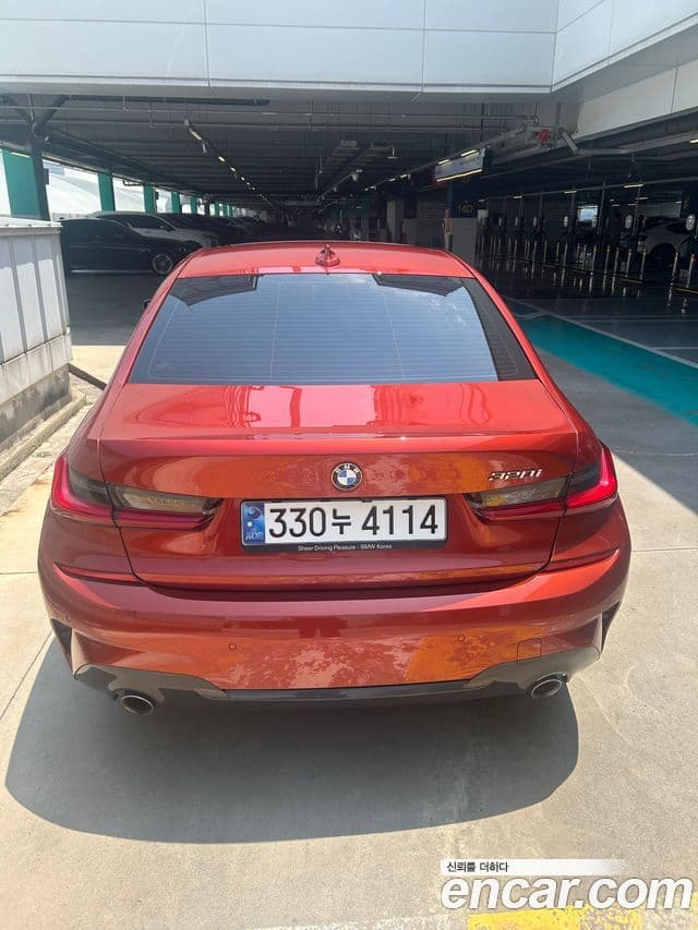 BMW 3 Series 2021 — ფოტო 8/20