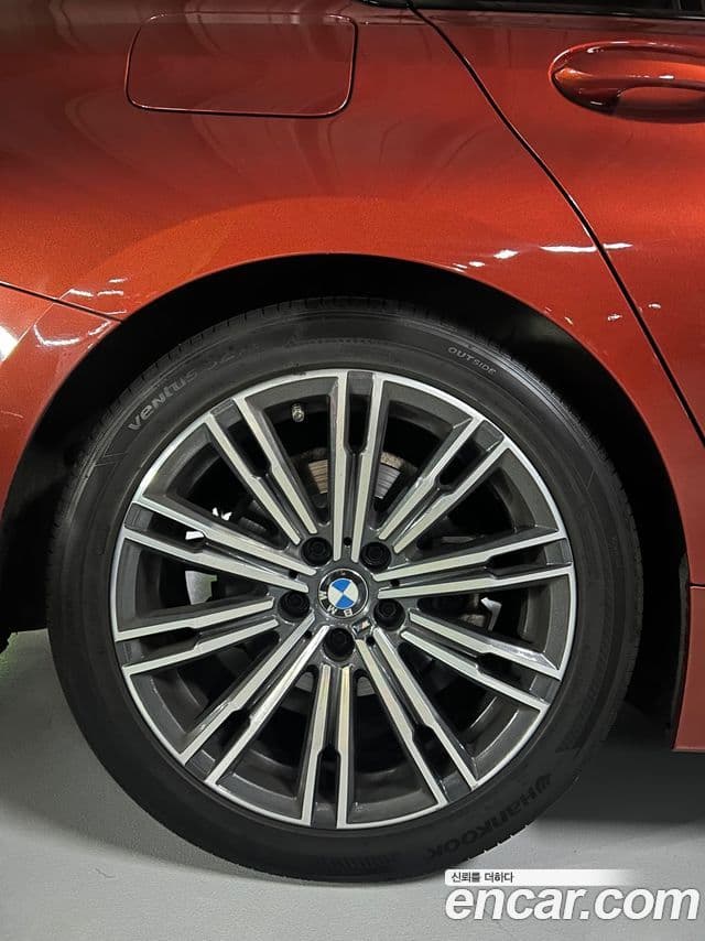 BMW 3 Series 2021 — ფოტო 20/20