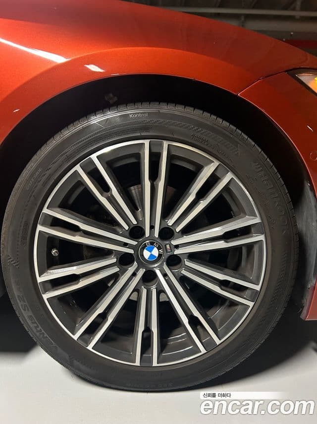 BMW 3 Series 2021 — ფოტო 13/20