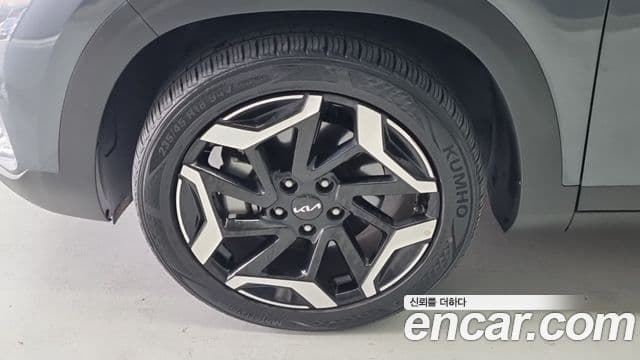 Kia Seltos 2024 — Şəkil 17/18