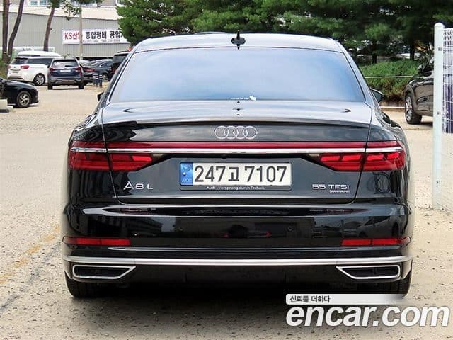 Audi A8 2021 — ფოტო 3/20