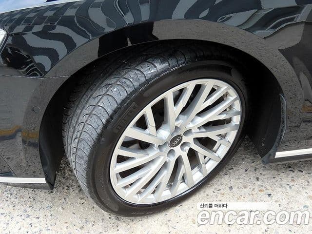 Audi A8 2021 — фото 4 из 20
