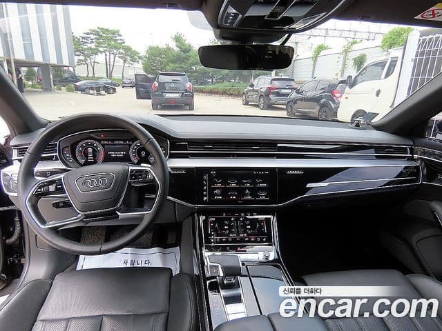 Audi A8 2021 — ფოტო 10/20