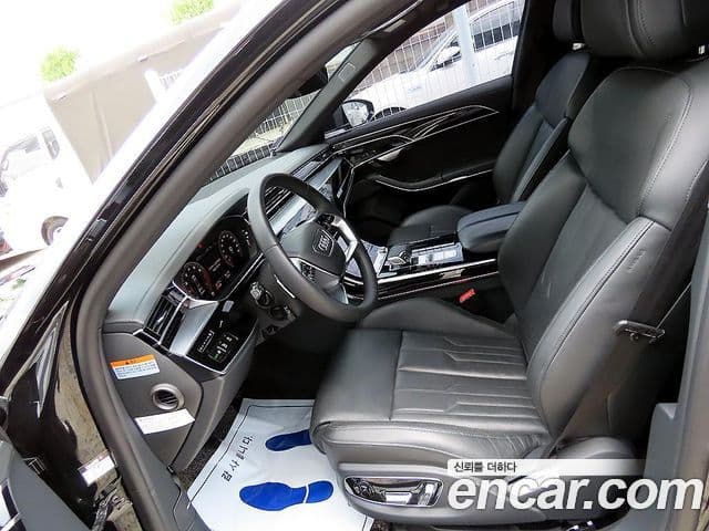 Audi A8 2021 — ფოტო 11/20