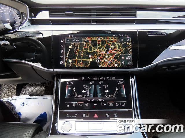 Audi A8 2021 — ფოტო 15/20