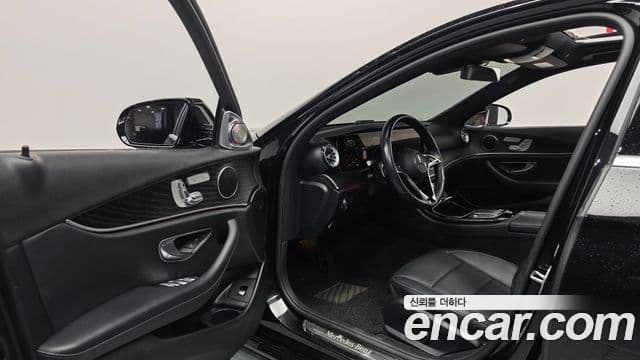 Mercedes-Benz E-Class 2022 — Фото 10/20