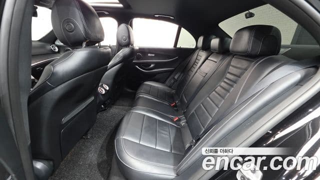 Mercedes-Benz E-Class 2022 — Фото 12/20
