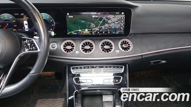 Mercedes-Benz E-Class 2022 — Фото 13/20