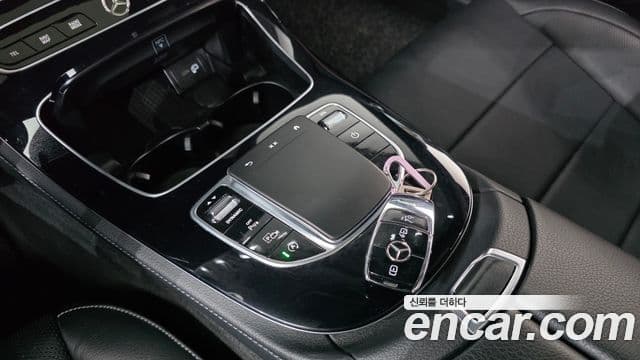Mercedes-Benz E-Class 2022 — Фото 17/20