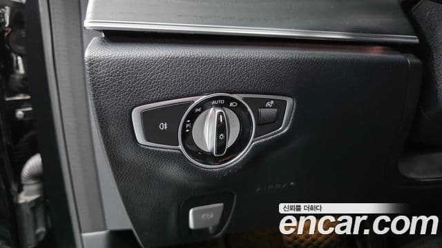 Mercedes-Benz E-Class 2022 — Фото 19/20