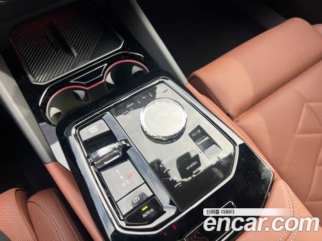 BMW 5 Series 2025 — Фото 14/18