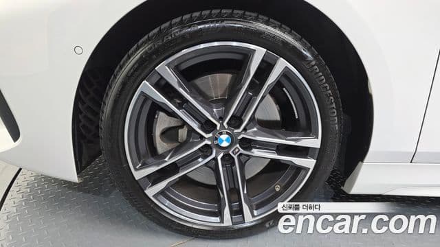 BMW 1 Series 2023 — Şəkil 5/20