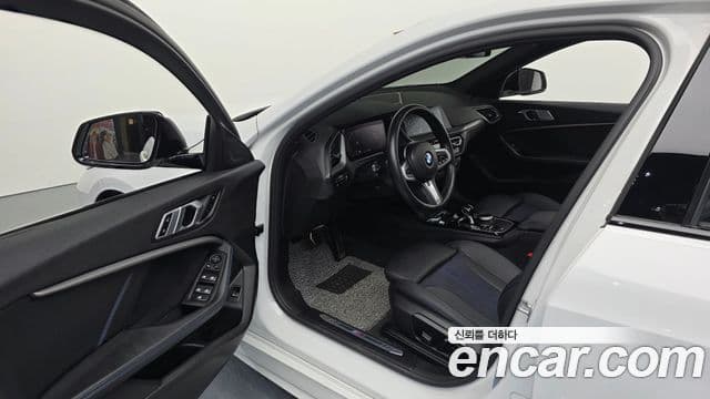 BMW 1 Series 2023 — Şəkil 10/20