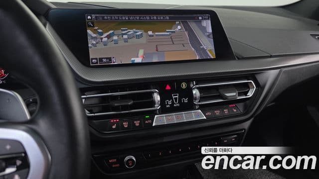 BMW 1 Series 2023 — Şəkil 14/20