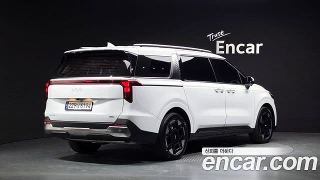 Kia Carnival 2024 — ფოტო 2/20
