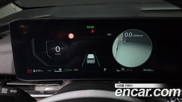 Kia Carnival 2024 — ფოტო 8/20