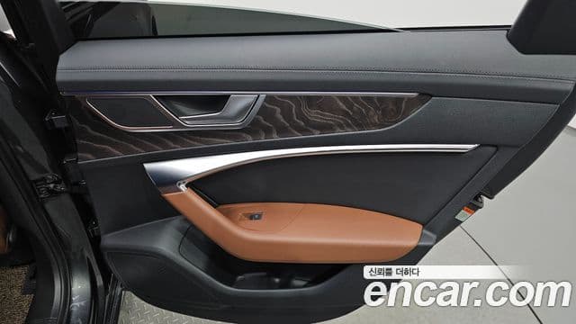 Audi A6 2023 — Photo 2/31