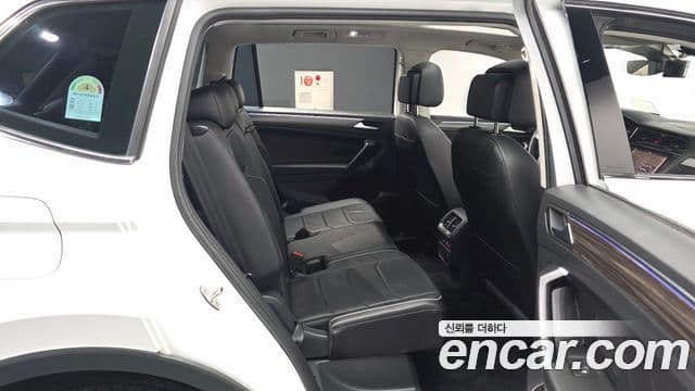 Volkswagen Tiguan Allspace 2023 — Şəkil 12/20