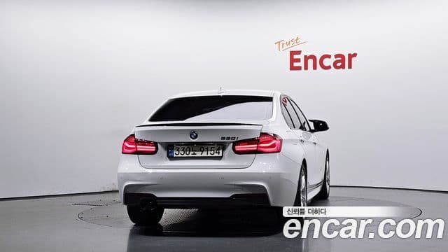 BMW 3 Series 2018 — ფოტო 4/20