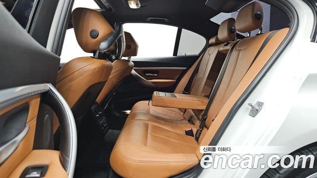 BMW 3 Series 2018 — ფოტო 11/20