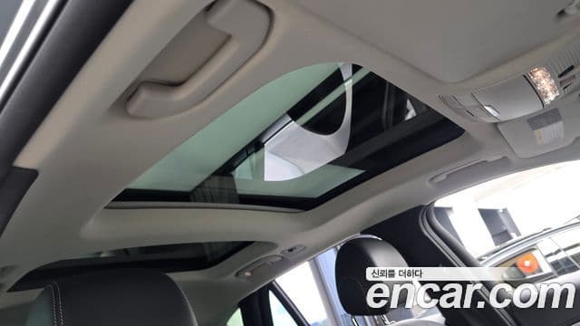 Mercedes-Benz GLC-Class 2019 — ფოტო 15/20