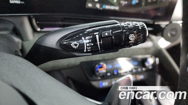 Hyundai The New Avante Hybrid 2022 — Photo 25/34