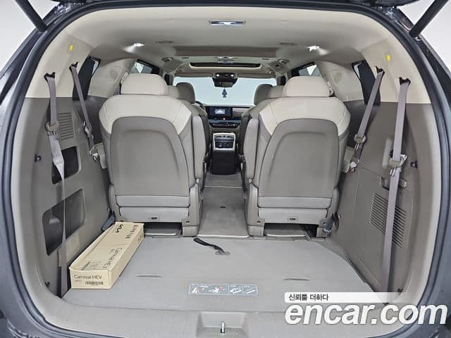 Kia Carnival 2025 — Şəkil 19/20