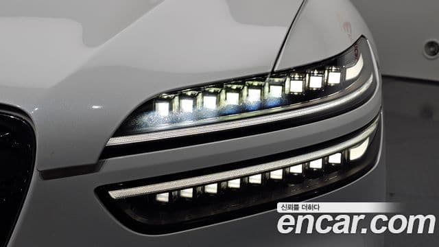 Genesis GV70 2024 — Photo 13/36