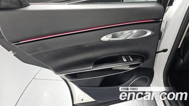 Genesis GV70 2024 — Photo 14/36