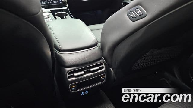 Genesis GV70 2024 — Photo 18/36