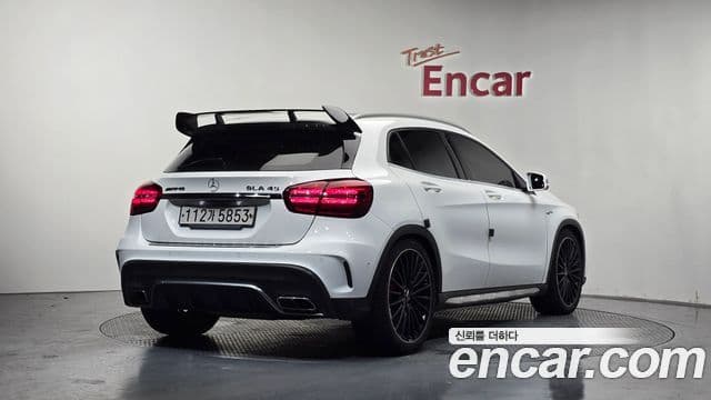 Mercedes-Benz GLA-Class 2018 — Фото 1/20