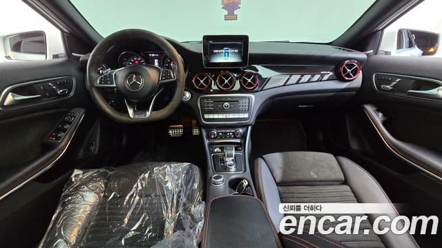 Mercedes-Benz GLA-Class 2018 — Фото 6/20