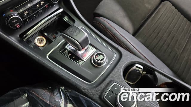 Mercedes-Benz GLA-Class 2018 — Фото 8/20