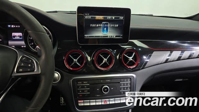 Mercedes-Benz GLA-Class 2018 — Фото 12/20