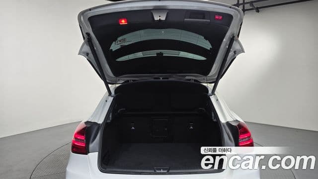 Mercedes-Benz GLA-Class 2018 — Фото 16/20