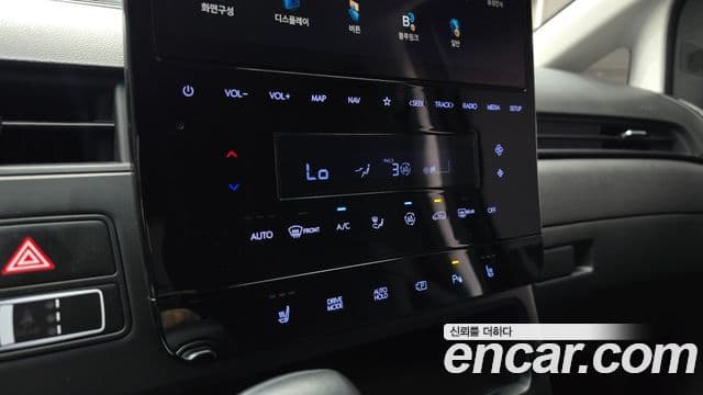 Hyundai Staria 2024 — ფოტო 18/20