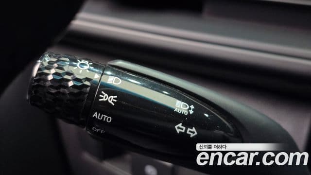 Hyundai Staria 2024 — ფოტო 19/20