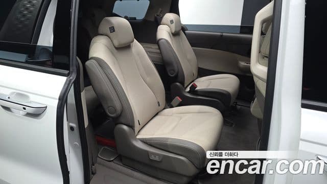 Kia Carnival 2025 — Фото 12/20