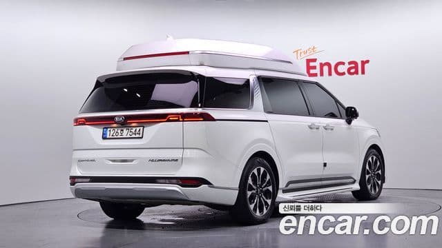 Kia Carnival 2021 — ფოტო 2/20