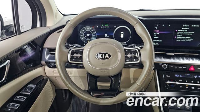 Kia Carnival 2021 — ფოტო 12/20