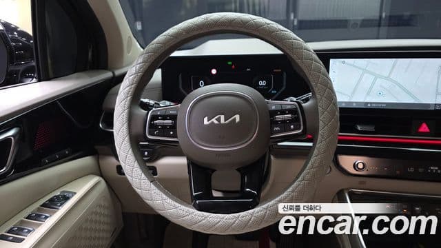 Kia Carnival 2024 — ფოტო 13/20
