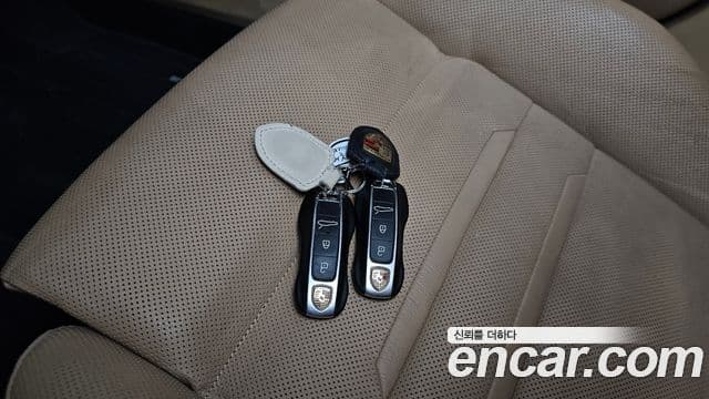 Porsche Panamera 2019 — ფოტო 16/20