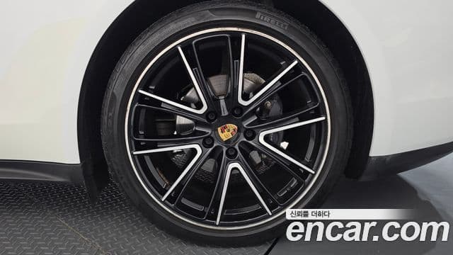 Porsche Panamera 2019 — ფოტო 3/39