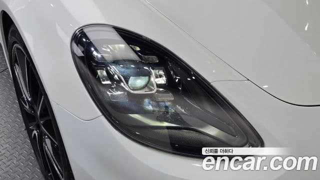 Porsche Panamera 2019 — ფოტო 18/39