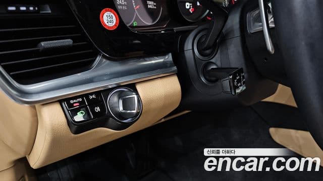 Porsche Panamera 2019 — ფოტო 7/39