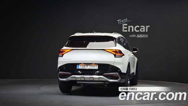 Kia Sportage 2023 — ფოტო 4/20