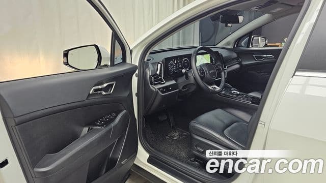 Kia Sportage 2023 — ფოტო 10/20