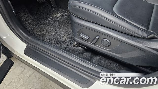 Kia Sportage 2023 — ფოტო 14/20